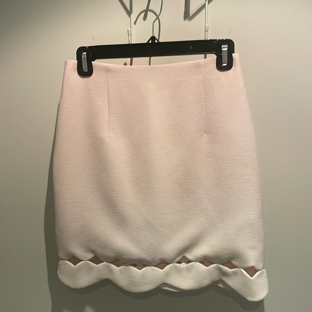 Pink Club Monaco scalloped bottom skirt. Size 0.
